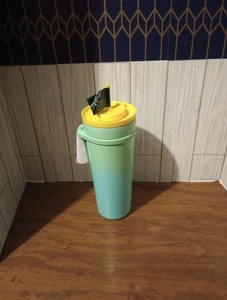 Bicchiere estivo Starbucks 2025 isolato sottovuoto a prova di perdite ombretto blu verde 24 oz - Foto 1 di 5