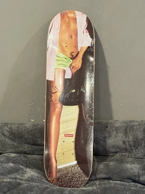 Supreme Skateboard Modelo S SS22 Nuevo Logotipo de Caja BOGO 8” Foto 1 de 4