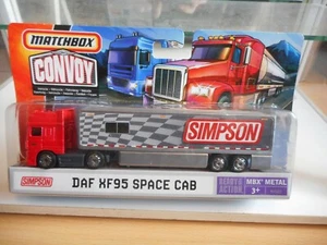 Matchbox Convoy Daf XF95 Space Cab "Simpson" in rot/grau auf BLister - Bild 1 von 1