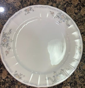 Noritake Smithfield 3203 Pattern 10 1/2" Dinner Plate Japan Floral fluted edge - Picture 1 of 3