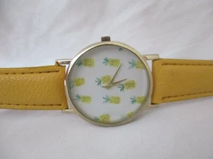 Armbanduhr Pineapple Design gelb & silberfarben mit verstellbarem Schnallenband - Bild 1 von 12