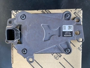 88210-V3021 88210-0L010 Toyota HiAce Radar Cruise Control Distance Sensor OEM - Picture 1 of 5