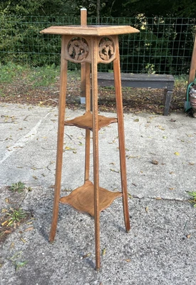 Vieille sellette en bois / marbre par Louis Schmitt en bon état correct - Photo 1/4