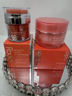 Rodial Dragon’s Blood Juego de 2 Piezas Tamaño Completo para el Cuidado de la Piel Terciopelo Crema y Gel Foto 1 de 4