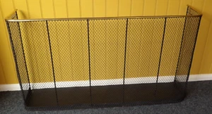 ANTIQUE VICTORIAN WIRE NURSERY FIRE GUARD WITH BRASS TOP RAIL. - Picture 1 of 23