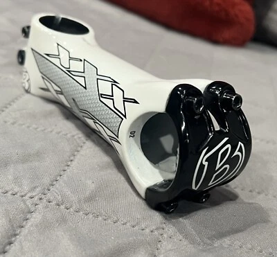 Bontrager XXX Carbon Stem 110 mm 7 degree 31.8 gloss white light road bike - Image 1 of 4