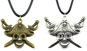 Collana Pirata Caraibi Ciondolo Teschio con Spada Bronzo/ Argento vintage unisex - Foto 1 di 5