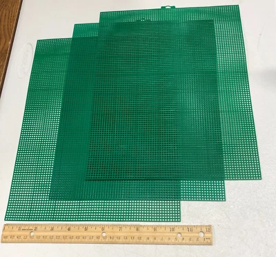 Quick Count 7 Mesh Plastic Canvas 3 Sheets for Needlepoint 13.5" x 10.5" Green - Image 1 of 3