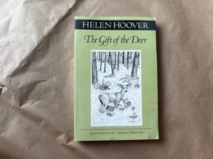Gift Of The Deer (Fesler-Lampert Minnes... by Hoover, Helen Paperback / softback - Picture 1 of 10