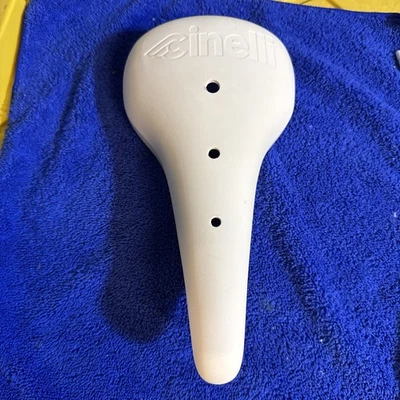 Sillín Cinelli Unicanitor - Asiento de bicicleta clásico - Blanco Foto 1 de 4