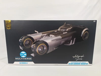 Batimóvil McFarlane DC Multiverse White Knight 2024 etiqueta dorada autógrafo nuevo en caja nuevo Foto 1 de 4