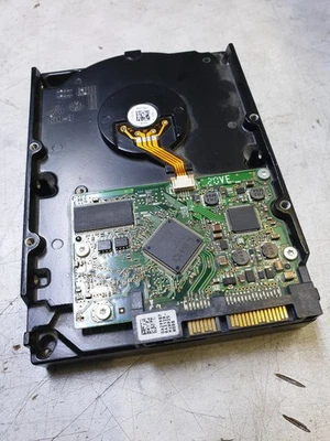 Hitachi 1TB Deskstar Sata III 3.5“ Zoll Festplatte - Bild 1 von 4