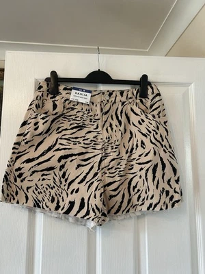 New Look Dahlia High Waist Shorts. Beige & Black Animal Print. New. Size 16 - Image 1 of 4