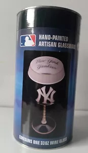 MLB NEW YORK YANKEES Hand-Painted Artisan Glassware 33oz - Picture 1 of 5