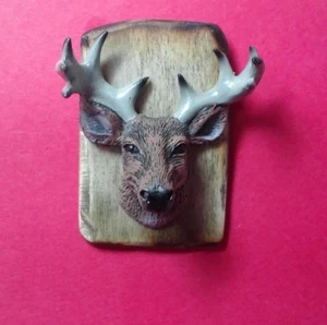 Casa de muñecas cabeza de ciervo en miniatura con astas montaje en trofeo tablero rústico antiguo 1:12 - Imagen 1 de 3