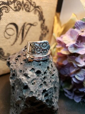 Anillo cuchara chapado en plata de ley de colección hecho a mano flor de abril Foto 1 de 3