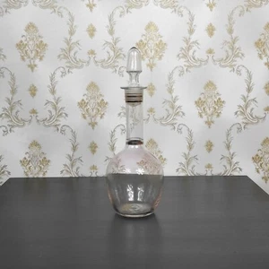 VINTAGE MID CENTURY STYLE GLASS BEVERAGE / BEDSIDE WATER CARAFE. GREAT CONDITION - Picture 1 of 4