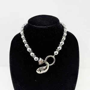 Vintage SIGNED Trifari Fish Whale BEADED Necklace Embossed Silver Tone Nautical - Picture 1 of 6