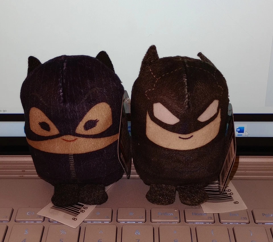 Juego de dos mini peluches de Batman y Selina Kyle (Batgirl) Foto 1 de 1