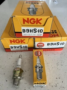 30 NGK B9HS-10 Vintage Spark Plugs BOX NOS NEW - Picture 1 of 2