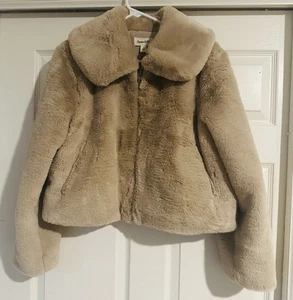 Beige Faux Fur Jacket Size Small Nordstrom Zip Front Neutral Color-Has Pockets!! - Picture 1 of 7
