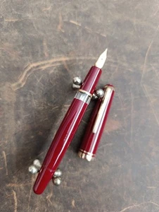 Vtg Rare Montblanc 252 Burgundy 14 CT Gold Nib Fountain Pen - Picture 1 of 12