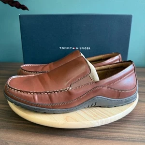 Mocasines Tommy Hilfiger para hombre Kerry Drivers 13W marrón medio - Imagen 1 de 9