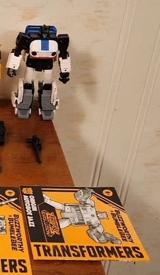 Hasbro Transformers Legacy Evolution Buzzworthy Bumblee Origin Autobot Jazz 5.5 - Image 1 of 4