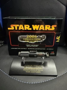 Réplicas maestras de sables de luz Yoda - Convención a escala .45 de Star Wars Excl. SW-328cc - Imagen 1 de 6
