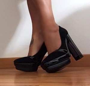 Sandalia Cuero Negro Pollini - Compra Ahora | Dafiti Chile