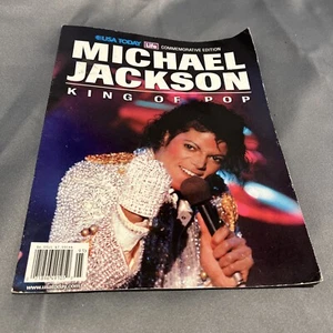 USA Today  2009 Michael Jackson “King of Pop” Commemorative Magazine - Picture 1 of 5