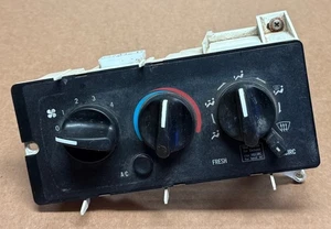 MACK OEM A/C Temperature Controls 1000149542 7787-880011 - Picture 1 of 7