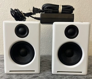 Altavoces de escritorio Audioengine A2+ blancos con cable A2 Plus (A2+W) - Imagen 1 de 13