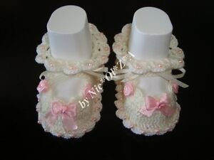NEWBORN BABY GIRL SHOES BOOTIES HANDMADE CROCHET CREAM WITH BOWS & ROSES 0-3 M