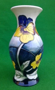 5” MOORCROFT PANSY PARADE VASE - KERRY GOODWIN - 2006 - 226/5. - Picture 1 of 12