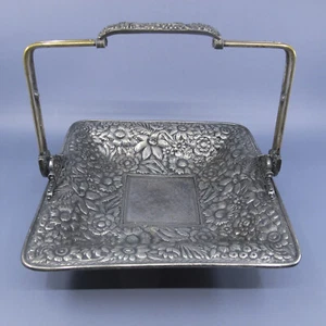 MERIDEN BRITANNIA COMPANY Vierfachteller quadratischer Griff Brautkorb Repousse - Bild 1 von 10