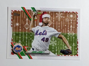 2021 Topps Holiday Jacob DeGrom SP image Variation #HW22 Santa Hat - Picture 1 of 2