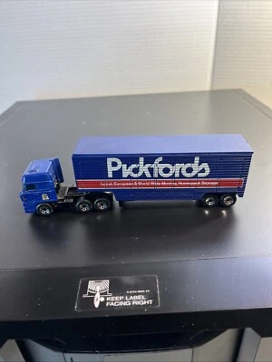 1987 Matchbox Convoy PICKFORDS MOVING DAF BOX TRUCK Trailer - Image 1 of 4