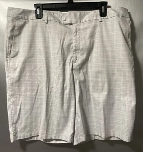 Under Armour Herren Golfshorts weiß kariert Gr. 40 Freizeit leicht - Bild 1 von 3