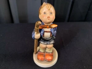 Goebel M.I. Hummel ~ W. Germany ~ "LITTLE HIKER" ~ Approx. 5" Tall - Photo 1 sur 6