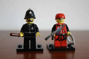 Lego Collectible 2x Minifigures Constable col11-15 + Mountain Climber col11-9 - Picture 1 of 3