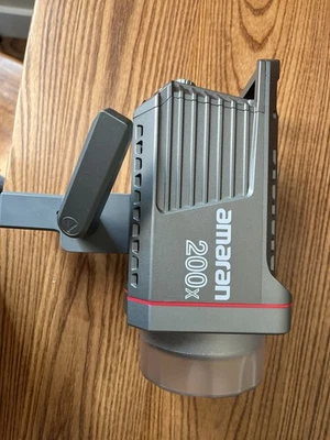 Luz Video Amaran 200X - PIEZAS NO FUNCIONAN LEER DESCRIPCIÓN Foto 1 de 4