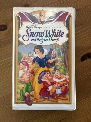 Walt Disney's Snow White and the Seven Dwarfs VHS 1524- RARE - Image 1 of 4