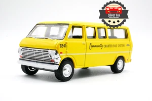 Ford Club Wagon 1970 autobús público amarillo escala 1:64 diecast coche modelo coleccionista - Imagen 1 de 10