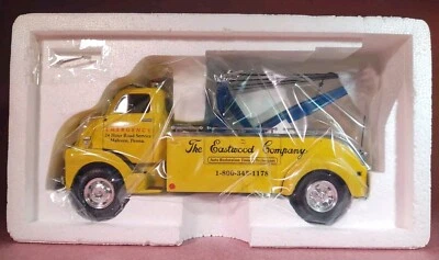First Gear GMC 1952 Twin Boom Deluxe Wrecker Tow Truck Eastwood Auto 19-0109 - Image 1 of 4