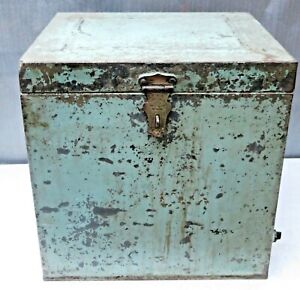 Vintage Ice Box Metal Cooler big size Green color Shopper traveler Refrigeration