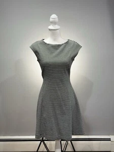 CLEARANCE! GAP Striped A-Line Dress Size 2 GUC - Picture 1 of 5