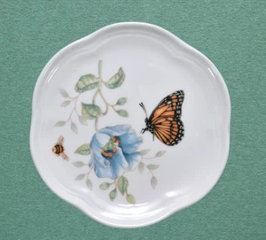 Lenox Schmetterlingswiese Untersetzer blau Blume Monarch Schmetterling Biene gewellter Rand - Bild 1 von 6