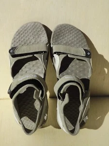 Size 7 Women Columbia Riptide Sport Sandals Tusk/Light Grey/Light Blue - Picture 1 of 10