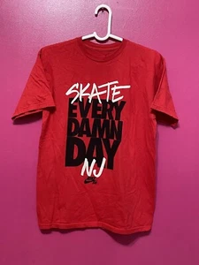 NIKE SB SKATE EVERY DAMN DAY NJ SKATER T-SHIRT MENS MEDIUM RED - Picture 1 of 9
